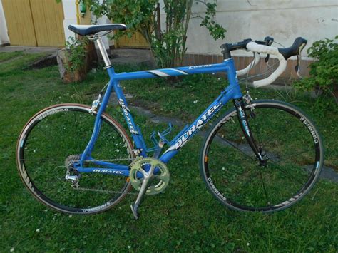 silniční kolo Shimano na silnici