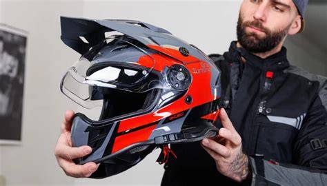 Porovnani ventilačního systému enduro helmy
