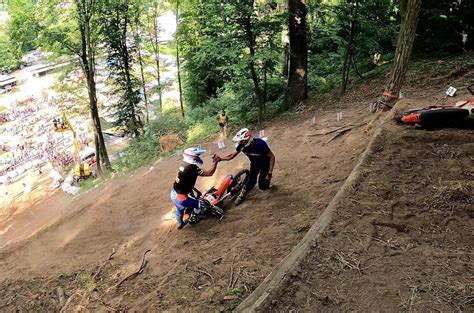 Motocyklový závod do Strmého vrchu