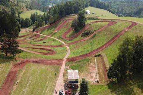 3D prostředí motokrosových tratí